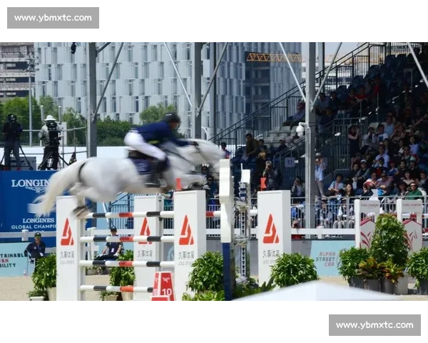 惊险刺激人马赛跑精彩瞬间全记录震撼视觉体验 惊险刺激人马赛跑精彩瞬间全记录震撼视觉体验