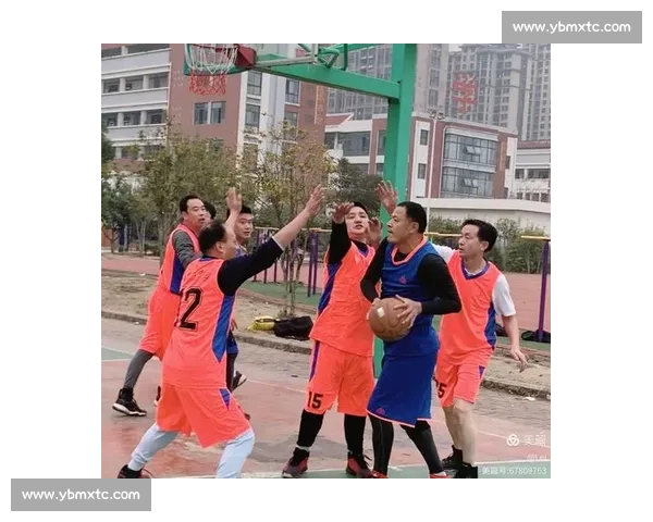 体育主持风采展现：如何在赛场上用语言点燃激情与活力